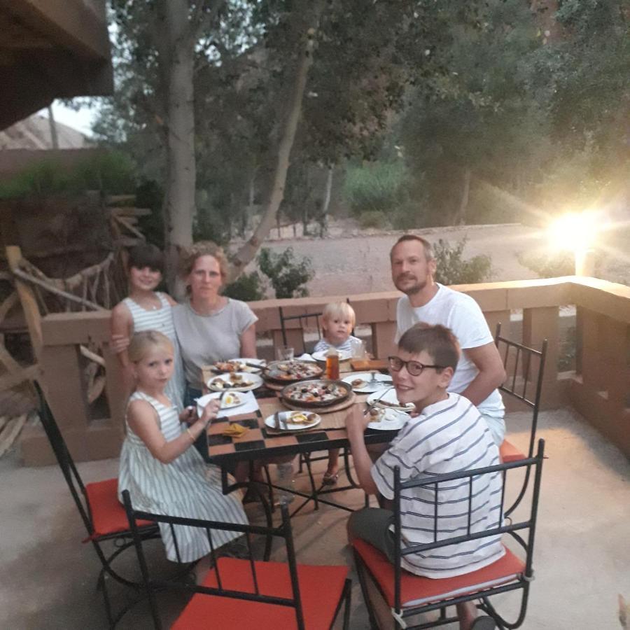 Riad Pizzeria Marhaba Akhendachou n'Ait Ouffi Eksteriør bilde