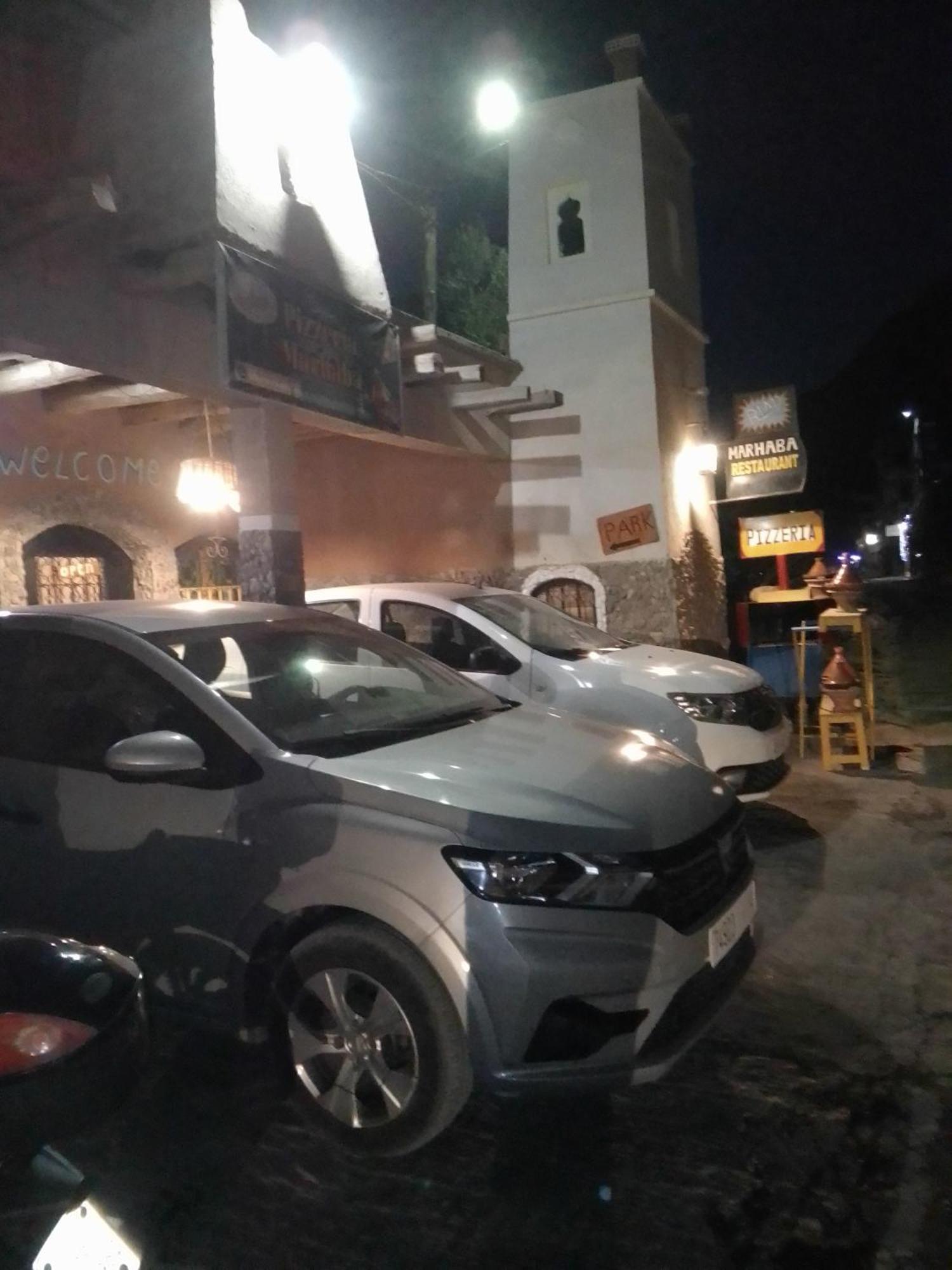 Riad Pizzeria Marhaba Akhendachou n'Ait Ouffi Eksteriør bilde