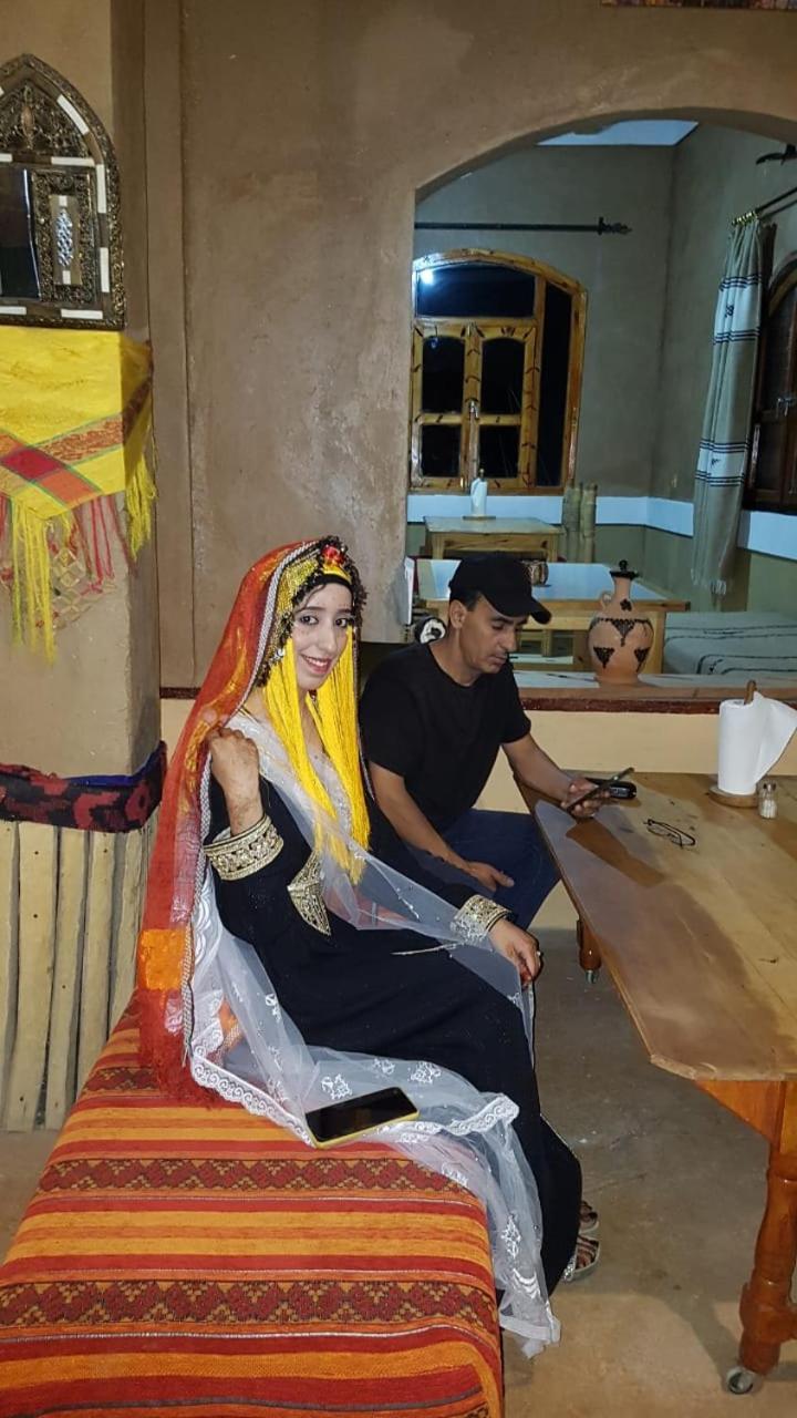 Riad Pizzeria Marhaba Akhendachou n'Ait Ouffi Eksteriør bilde